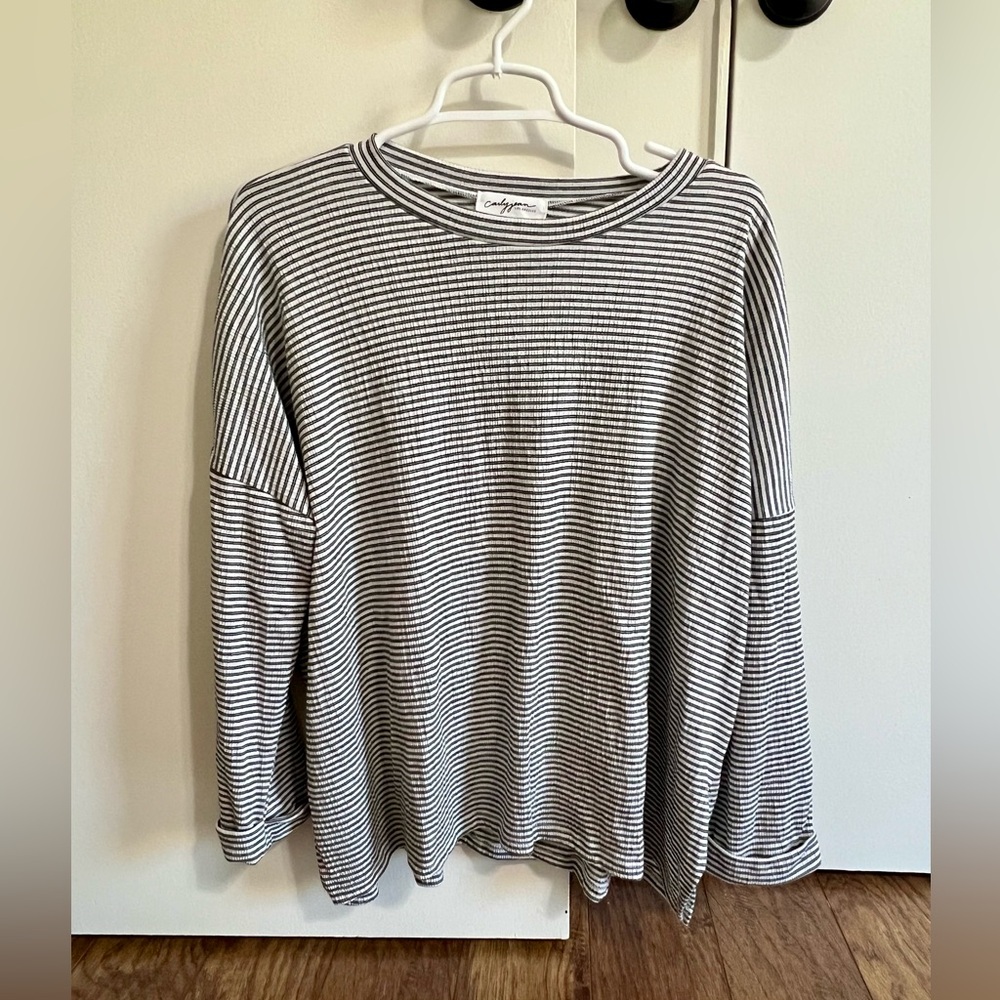 Carly Jean Los Angeles Evelyn Pullover Sweater Black + White